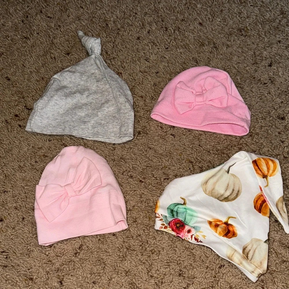Newborn Assorted Hats And Headbands 16 Headbands 4 Hats (2 Hats For 9 Months)